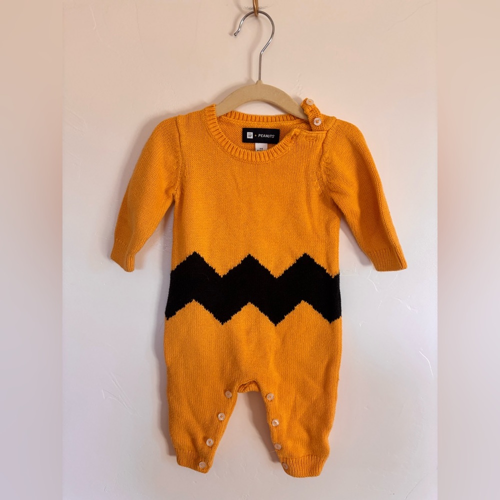 Baby GAP x Peanuts Charlie Brown Knit Romper 3–6 Months | A10